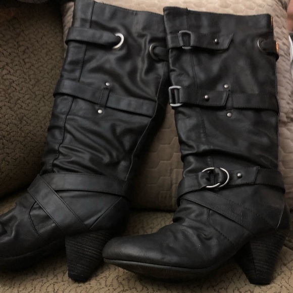 Pull on tall black boots - Picture 1 of 4